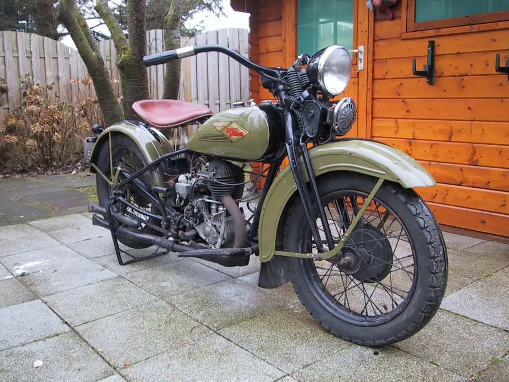 Harley Davidson 500 as one of the good motorcycle for beginner.