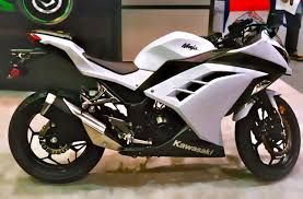 Kawasaki 300 as one of the good motorcycle for novices.