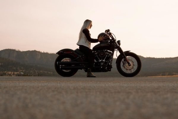 Best Tips for Beginner Women Motorcyclists.